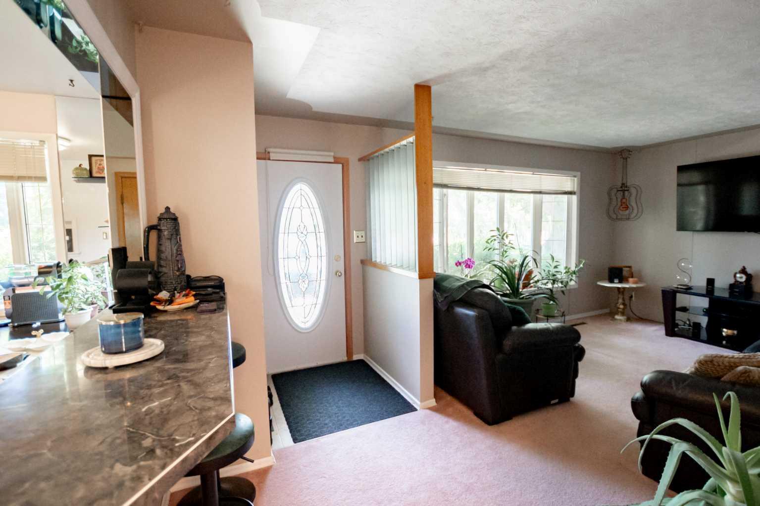 Property Photo: 1915 18 Avenue S AB T1K 1C4