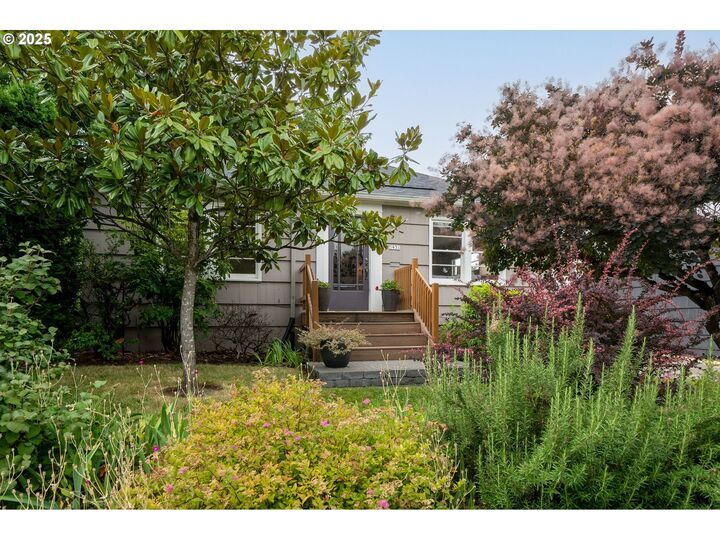 Property Photo: 5935 NE 18th Ave OR 97211