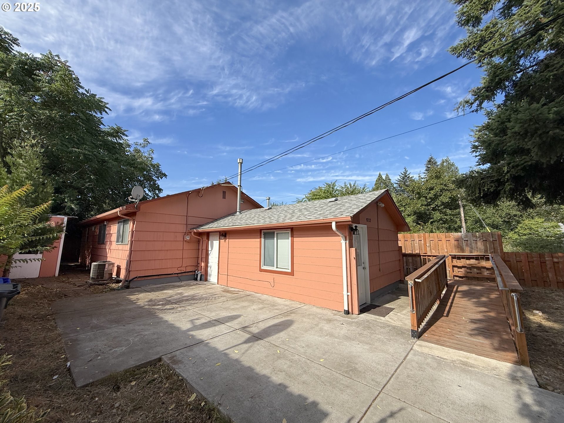Property Photo: 9212 SE Bush St OR 97266