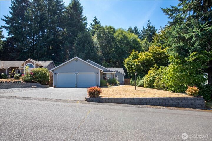Property Photo: 3319 Woodside Court NE WA 98506