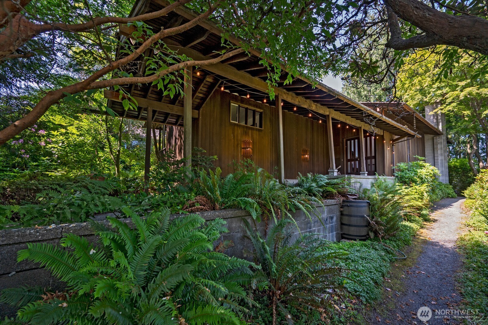 Property Photo: 9309 Fauntleroy Way SW WA 98136