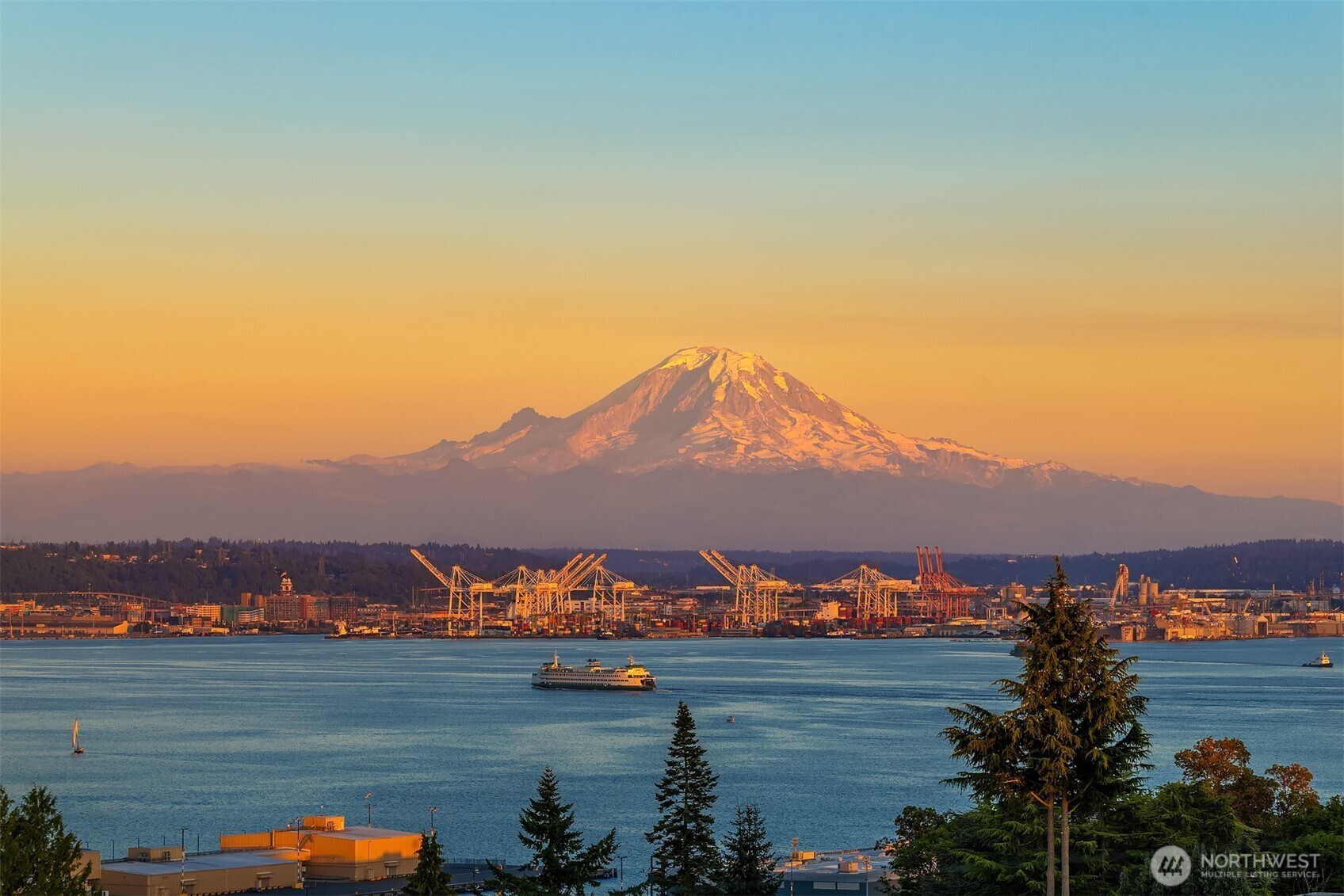 2630 W Lynn Street  Seattle WA 98199 photo