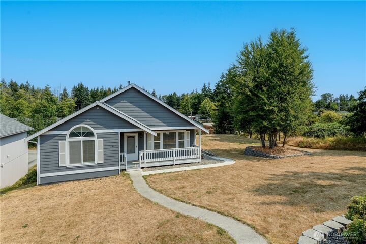 Property Photo:  1811  W Twelfth St  WA 98363 