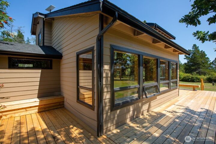 Property Photo:  450  Burton Lane  WA 98250