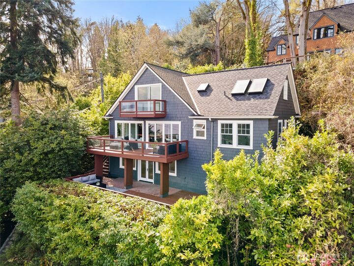 Property Photo:  603  38th Avenue  WA 98122 