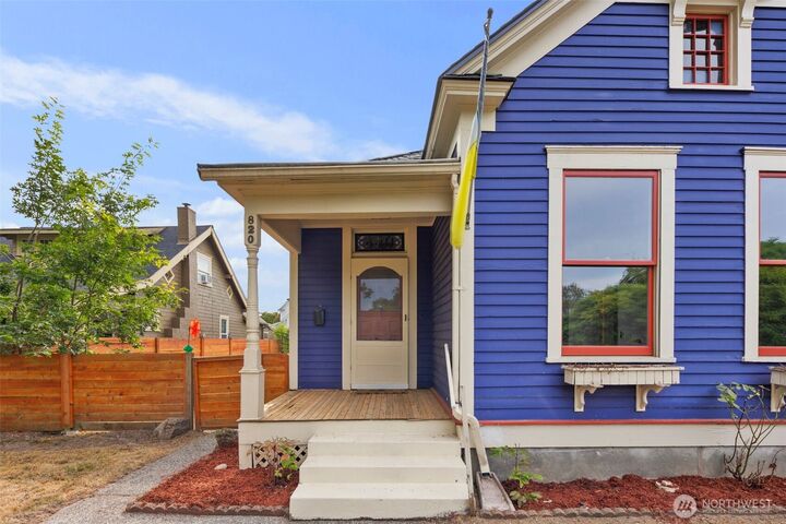 Property Photo:  820 N Prospect Street  WA 98406 