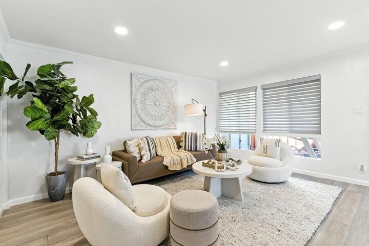 Property Photo:  3015 Los Prados Street 109  CA 94403 