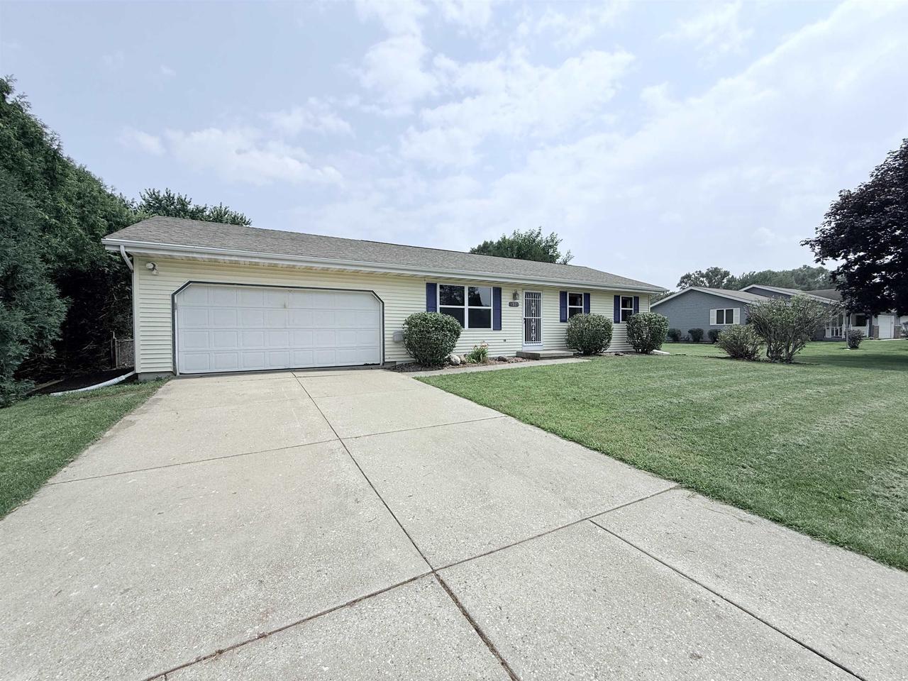 Property Photo: 3219 Glenbarr Drive WI 53548
