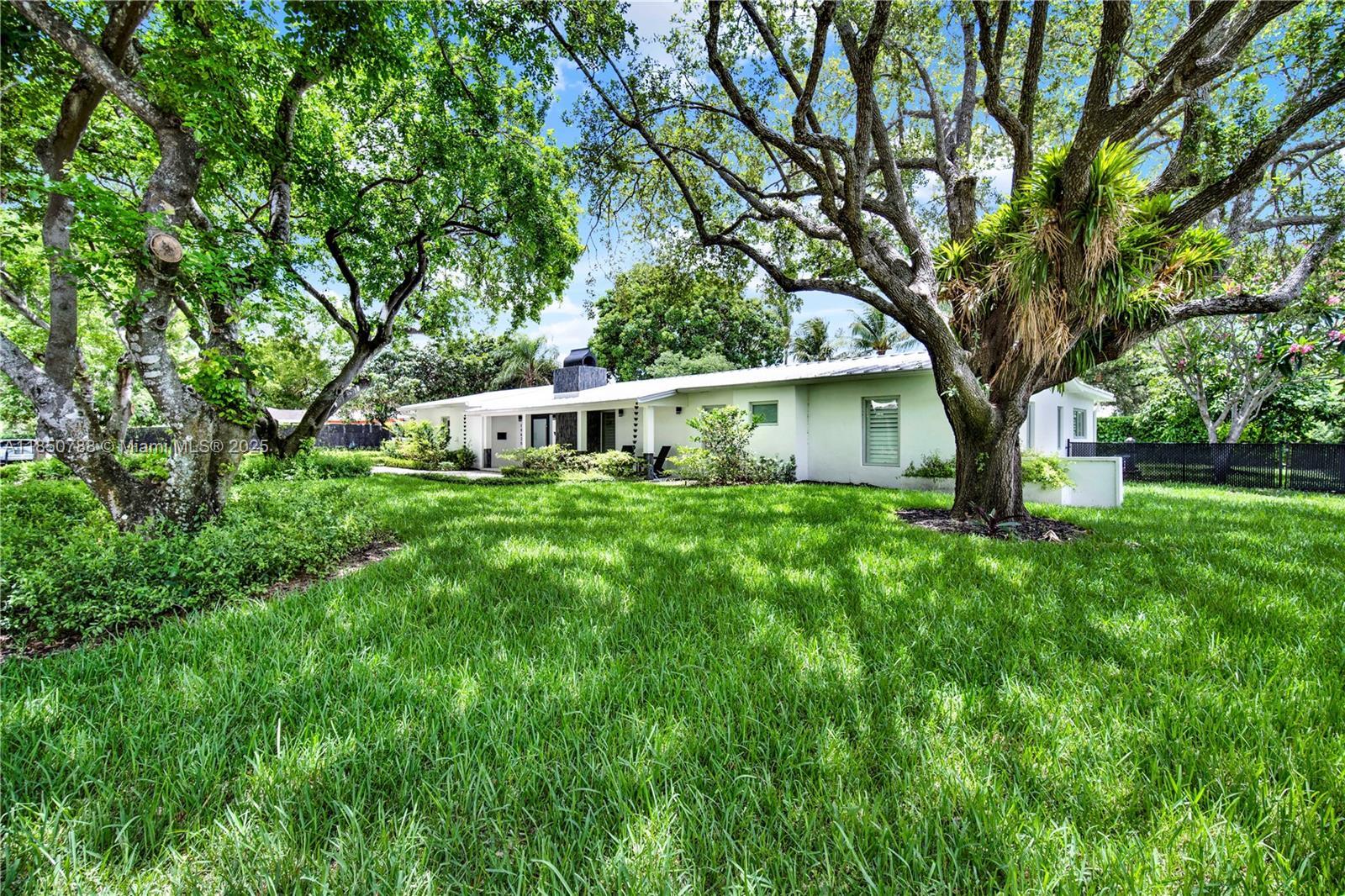 14625 SW 83rd Pl  Palmetto Bay FL 33158 photo
