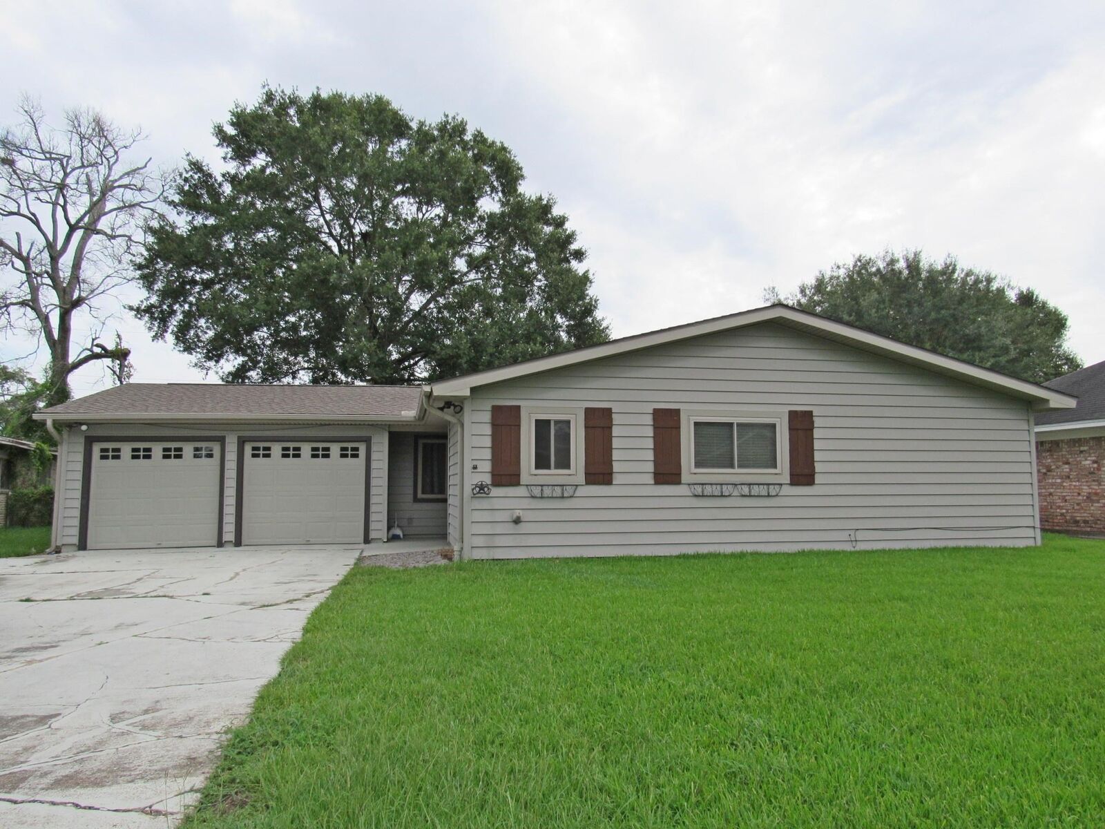 Property Photo: 6250 Pansy Dr TX 77706