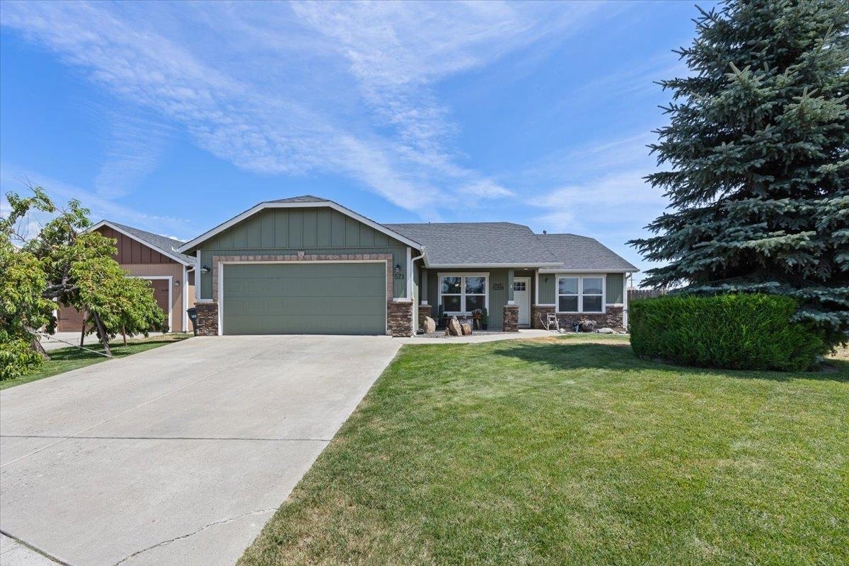 Property Photo:  521 S Solar St  WA 99001 
