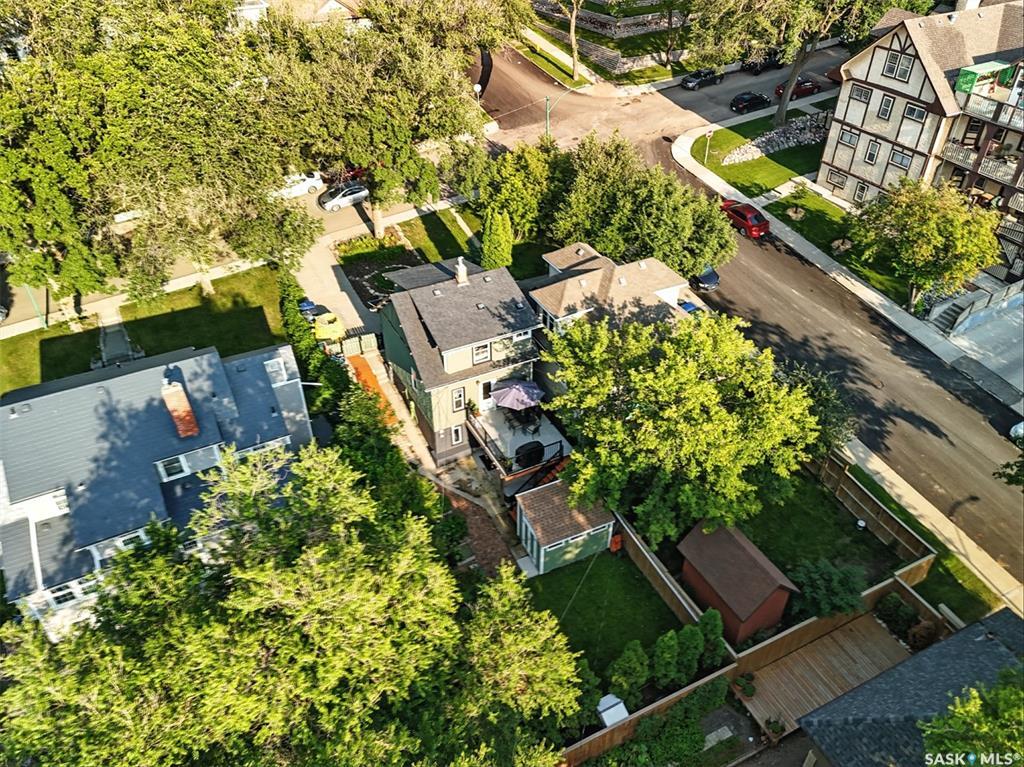 Property Photo:  718 McPherson Avenue  SK S7N 0X8 