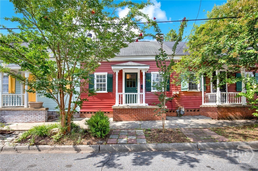533 E Gordon Street  Savannah GA 31401 photo