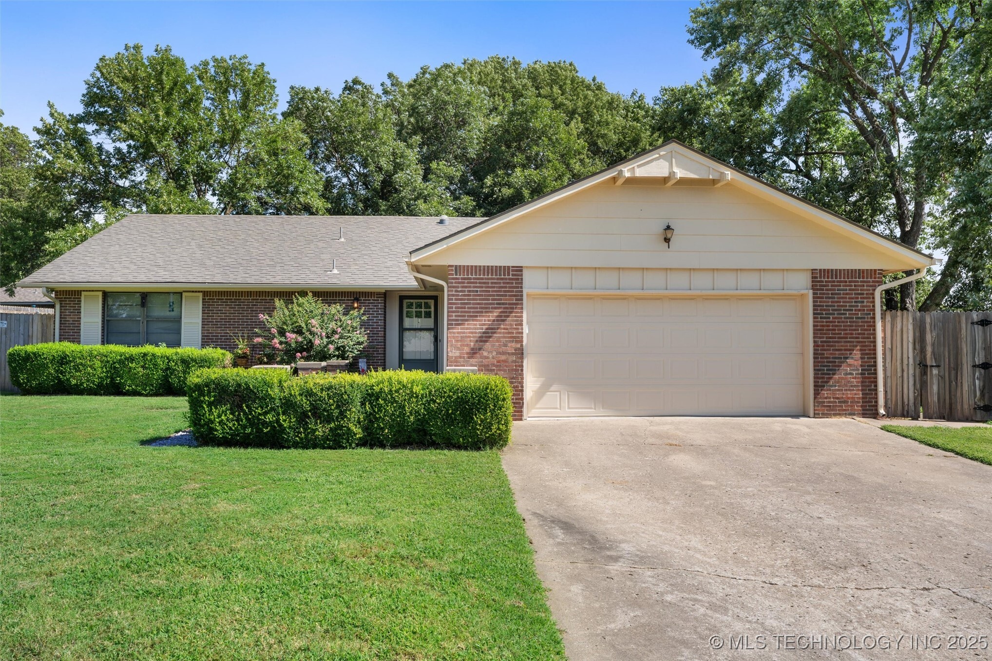 Property Photo: 4908 SE Barlow Drive OK 74006