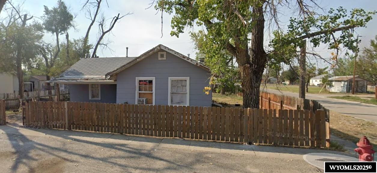 Property Photo: 338 Watson St WY 82643