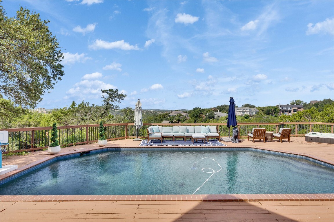 Property Photo: 512 Beardsley Lane TX 78746