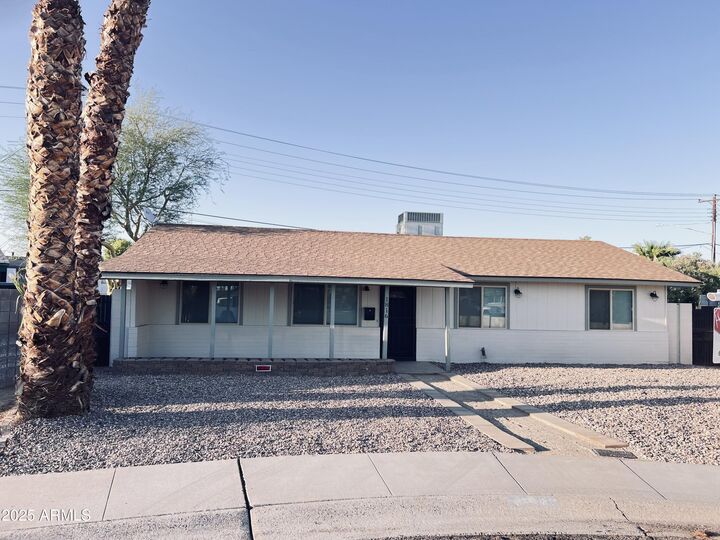 Property Photo:  1816 E Palmcroft Drive  AZ 85282 