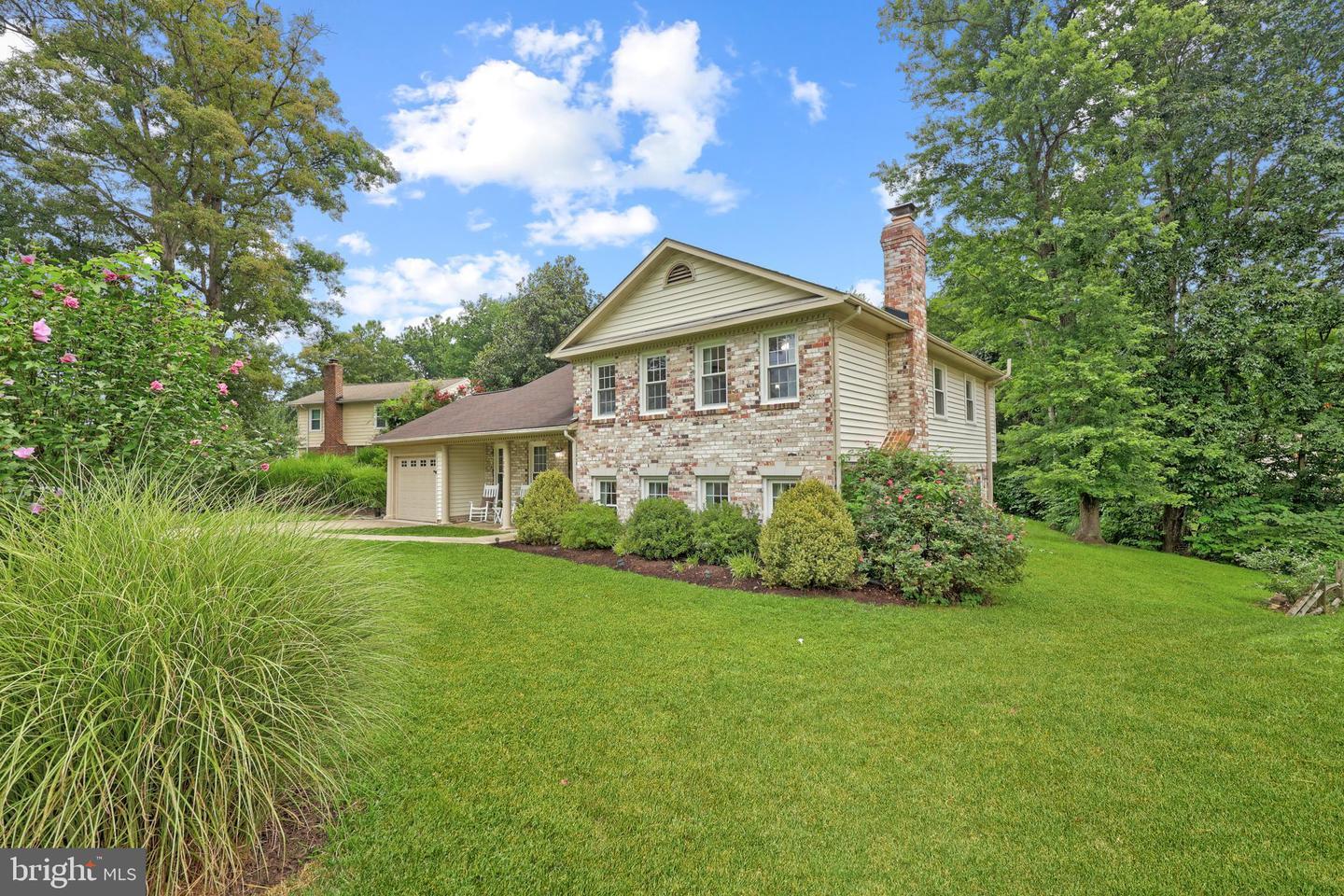 Property Photo: 12203 Oakwood Drive VA 22192