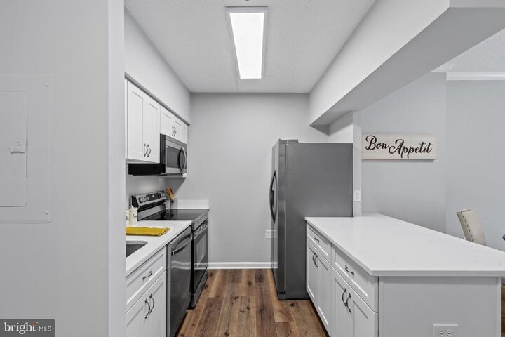 Property Photo:  1211 S Eads Street 108  VA 22202 