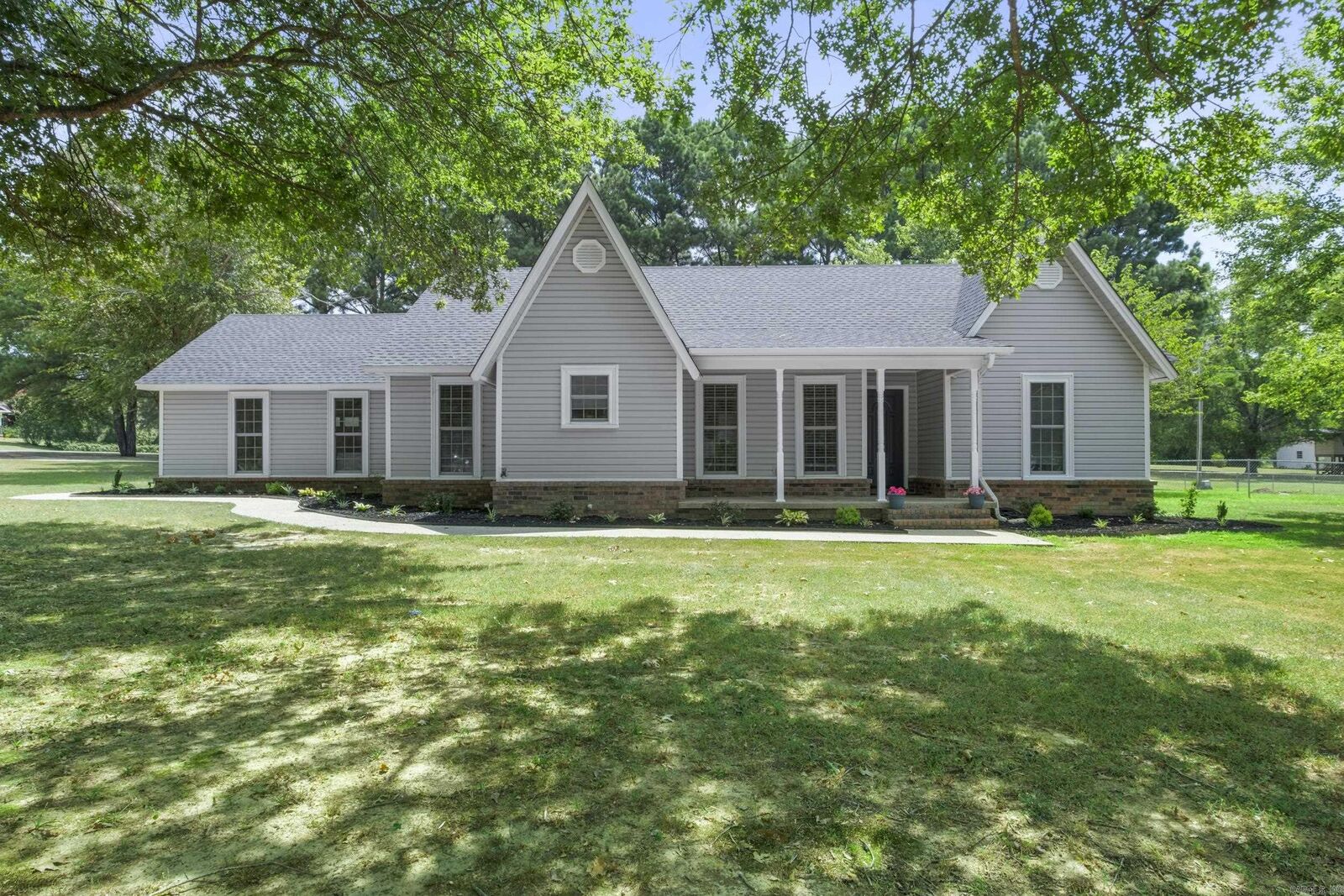 Property Photo: 108 Green Valley Cr AR 72143