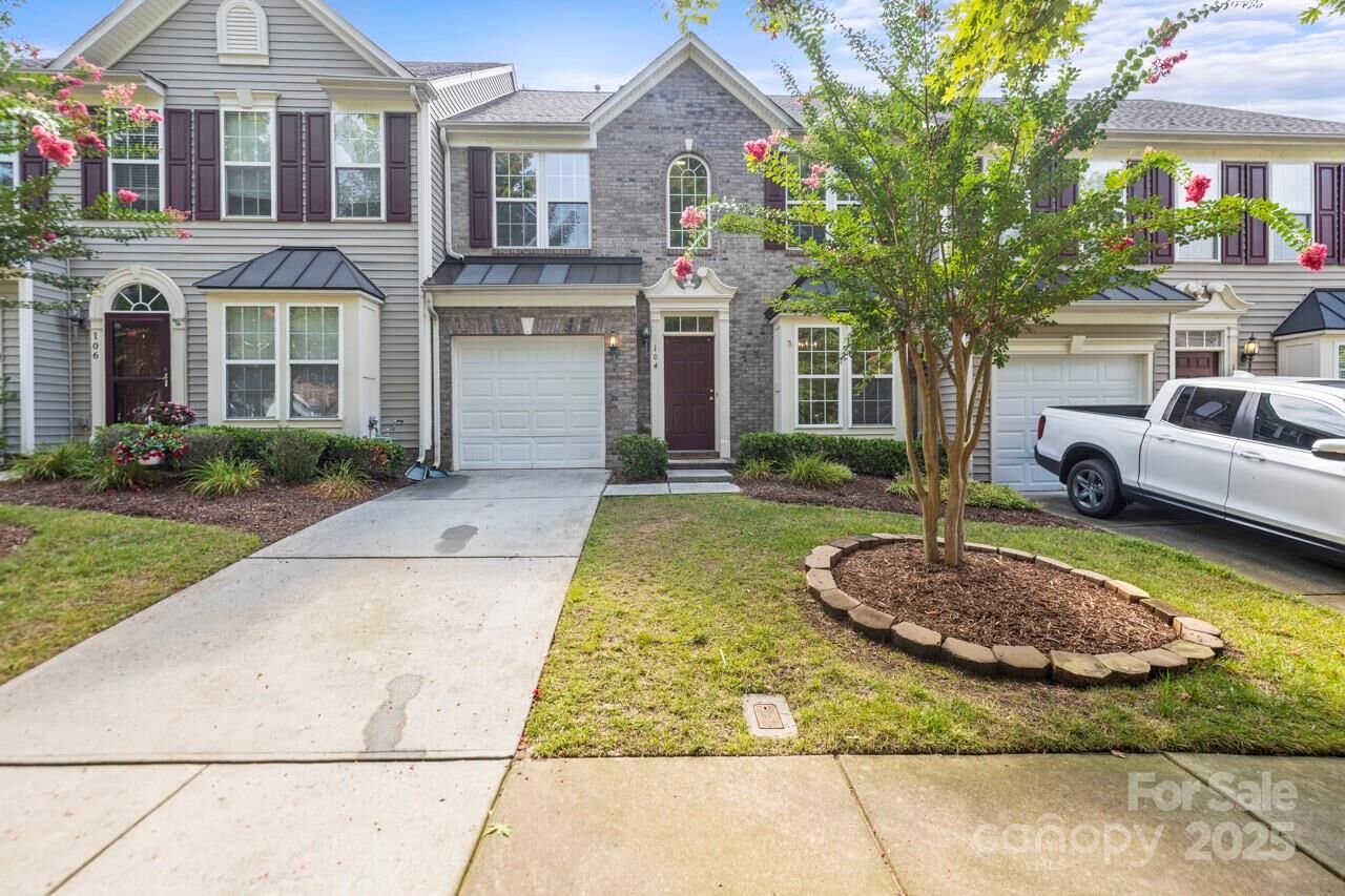 Property Photo: 104 N Arcadian Way NC 28117