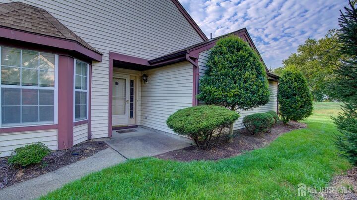 Property Photo:  17 Ashbourne Drive  NJ 08831 