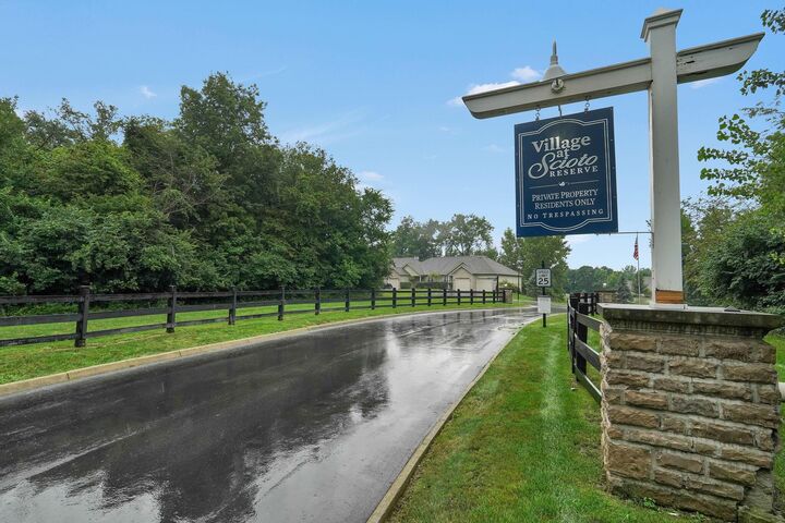 Property Photo: 8039 Farm Crossing Circle OH 43065