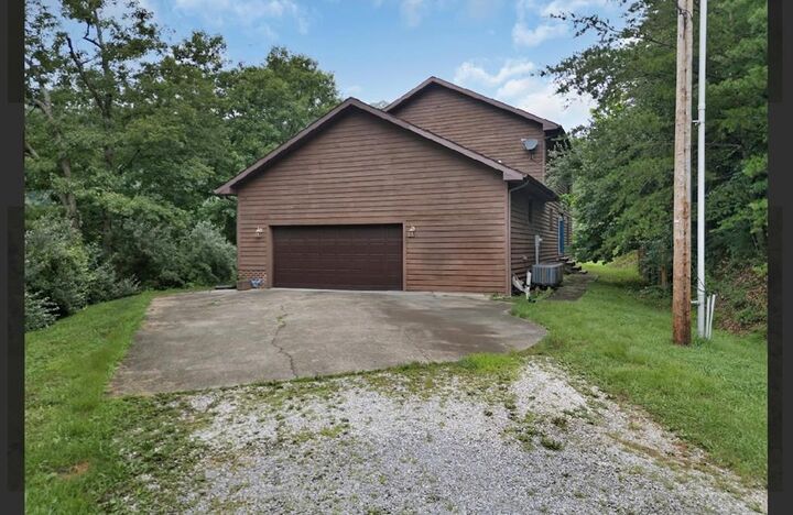 201 Pebble Drive  Van Lear KY 41240 photo