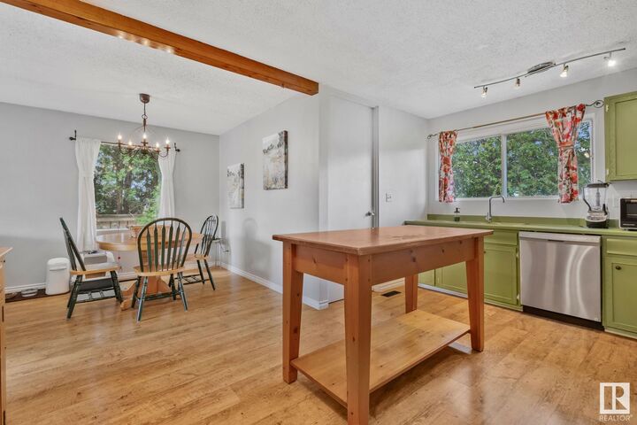 Property Photo:  3225 108 Street NW  AB T6J 3C9 