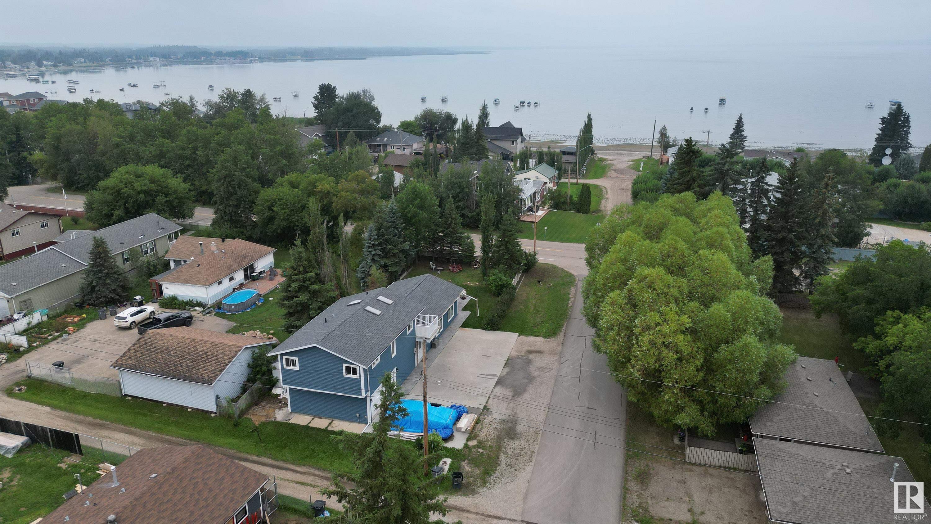 Property Photo: 5503 50 Avenue AB T0E 0A0
