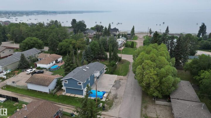 Property Photo: 5503 50 Avenue AB T0E 0A0