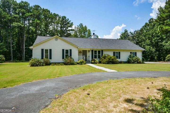 Property Photo: 4375 Highway 92 GA 30135