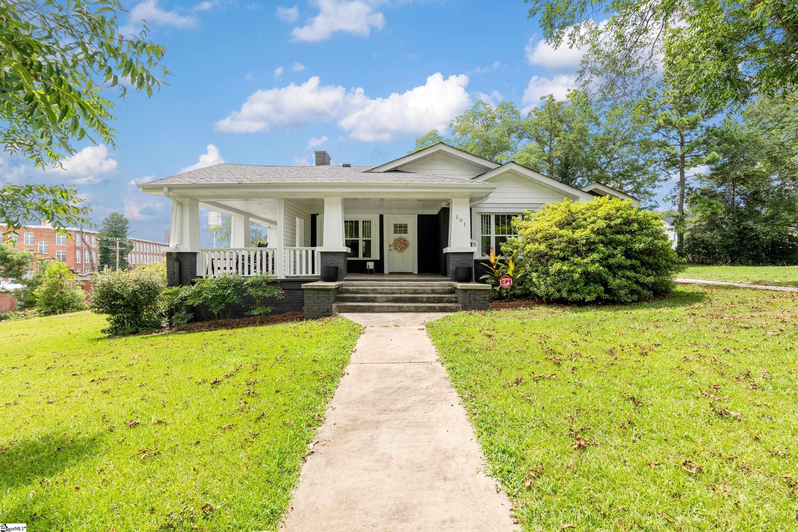 Property Photo: 101 W 3rd Avenue SC 29640