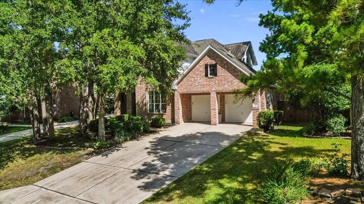 Property Photo: 127 N Concord Valley Circle TX 77382