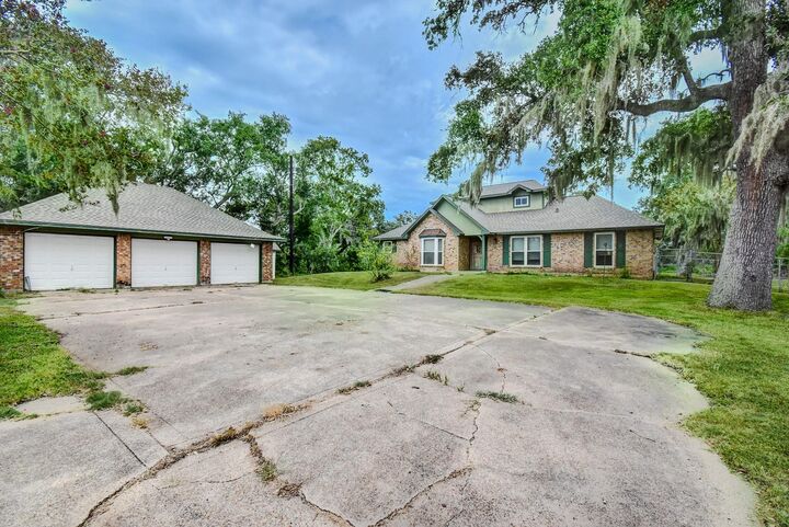 Property Photo:  7068 County Road 659  TX 77422 