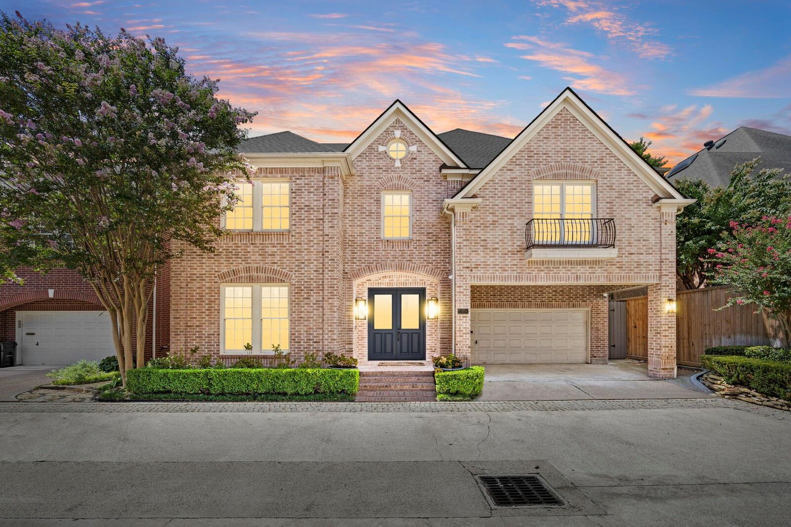 Property Photo:  111 N Wynden Estates Court  TX 77056 