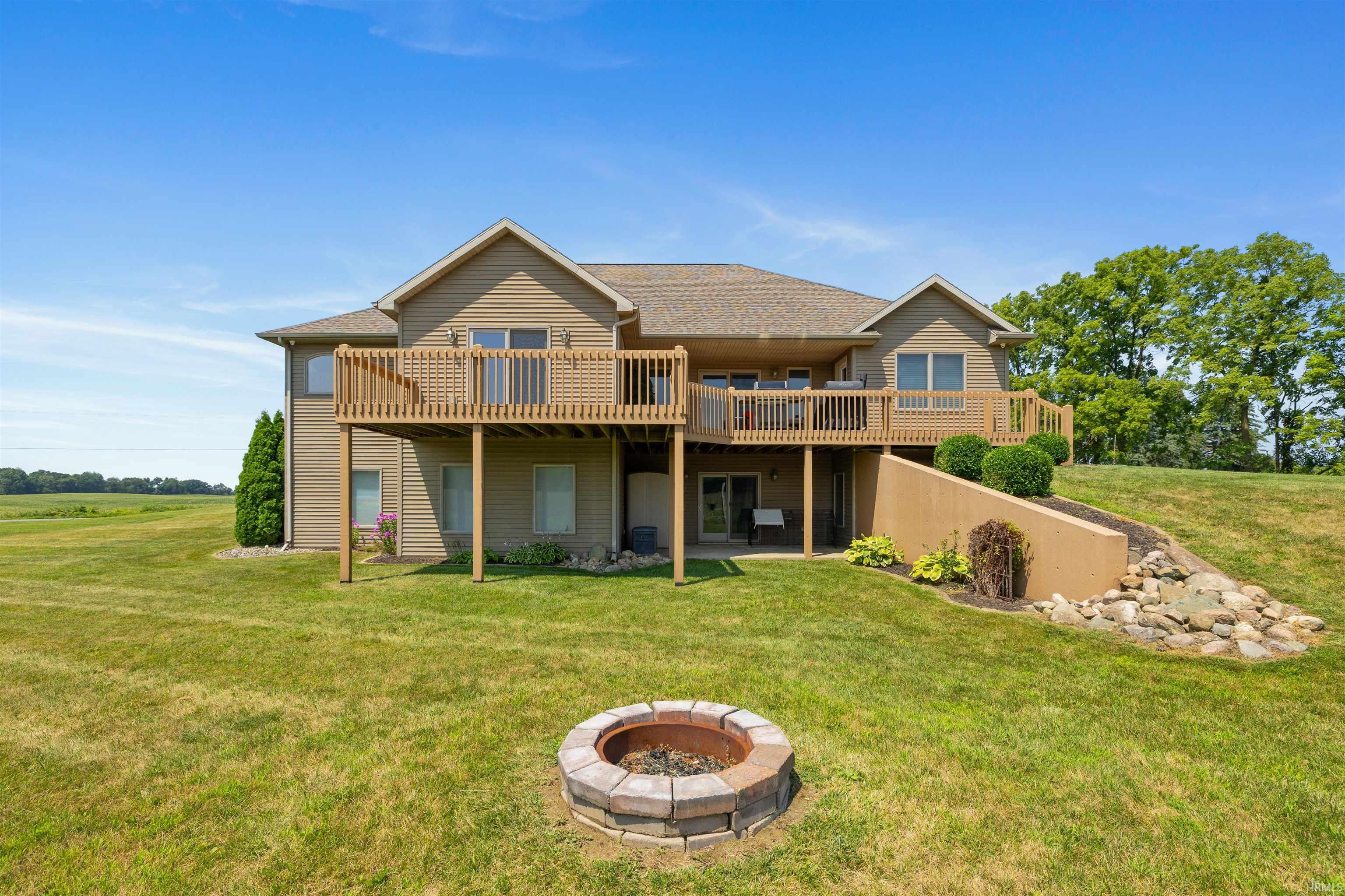 Property Photo: 1021 E 145 Road IN 46703