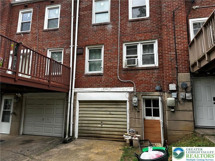 Property Photo: 1990 S Delaware Street PA 18103