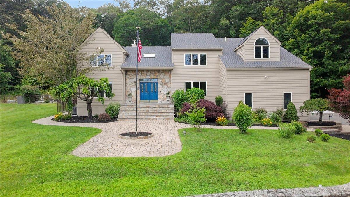 31 Reservoir Court  Carmel NY 10512 photo
