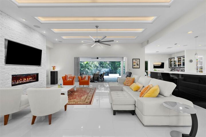Property Photo: 3118 W El Prado Boulevard FL 33629