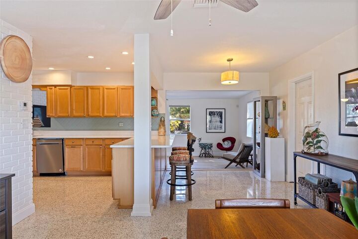 Property Photo:  725 85th Avenue N  FL 33702 