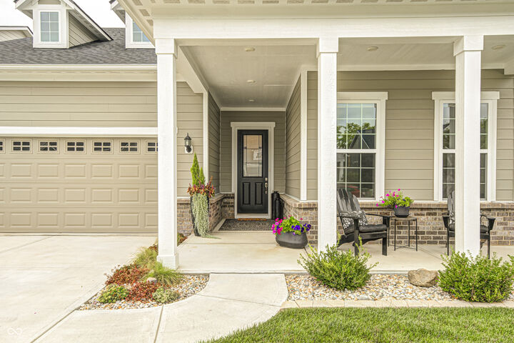 Property Photo: 10548 Iron Pointe Drive IN 46037