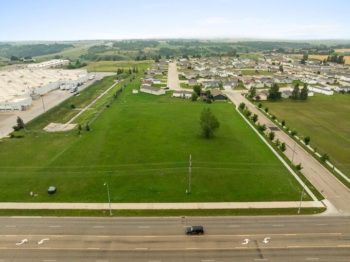 Property Photo: SE Corner Of 7th St. SW & 37th Ave SW ND 58701