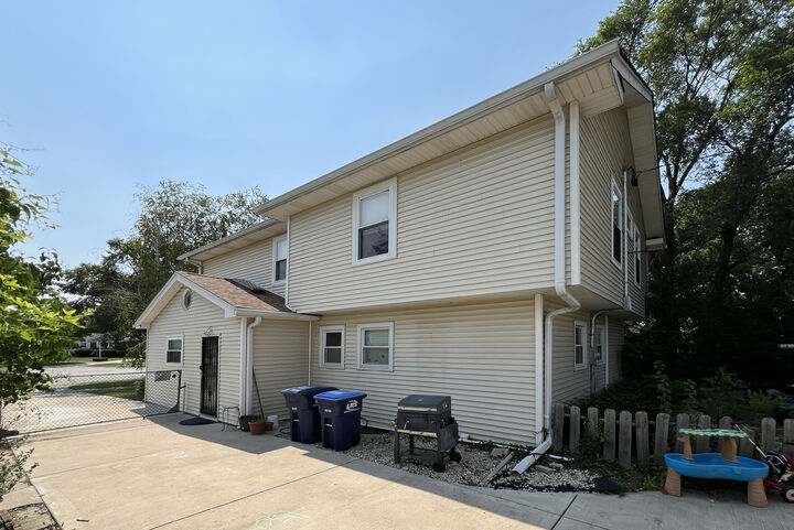 Property Photo:  135 N Warrington Road  IL 60016 