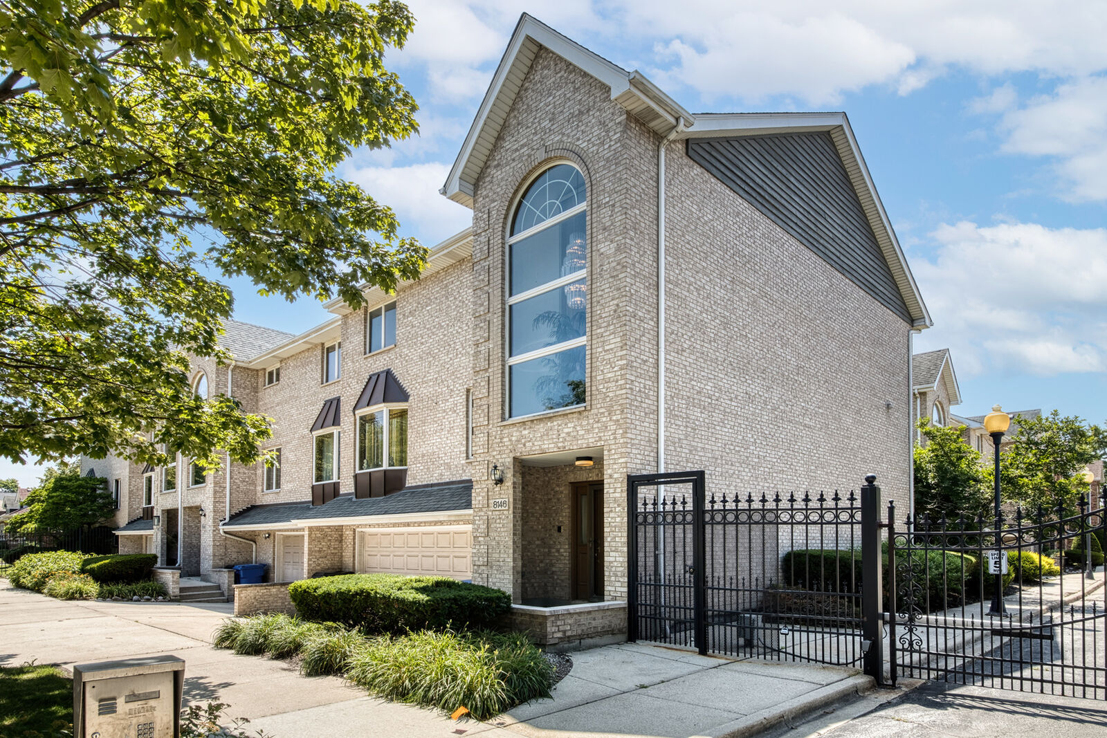 Property Photo: 8146 S Prairie Park Place IL 60619
