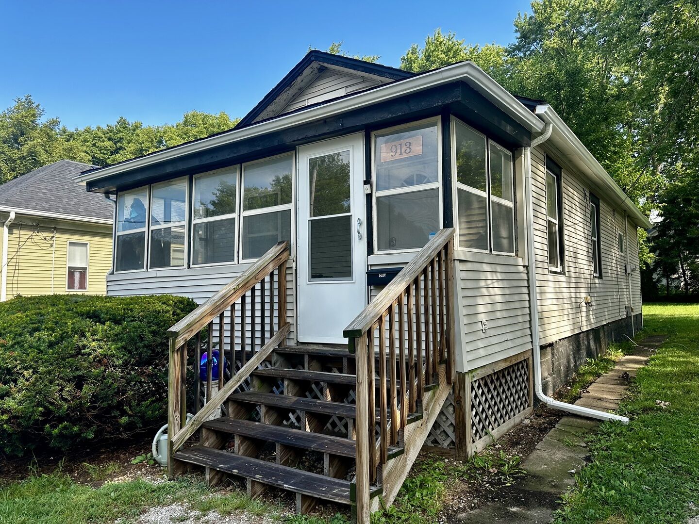 Property Photo:  