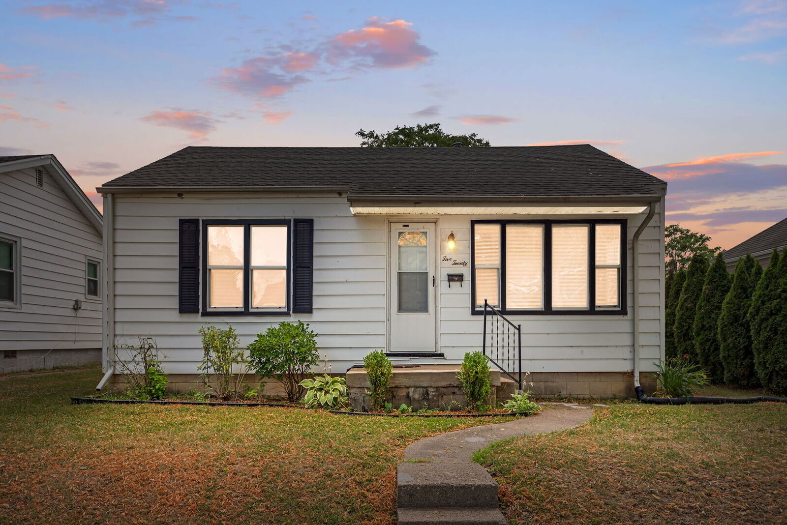 Property Photo: 520 N 10th Avenue IL 60901
