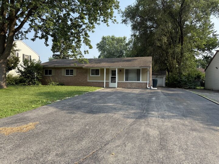 533 Redwood Road  Bolingbrook IL 60440 photo