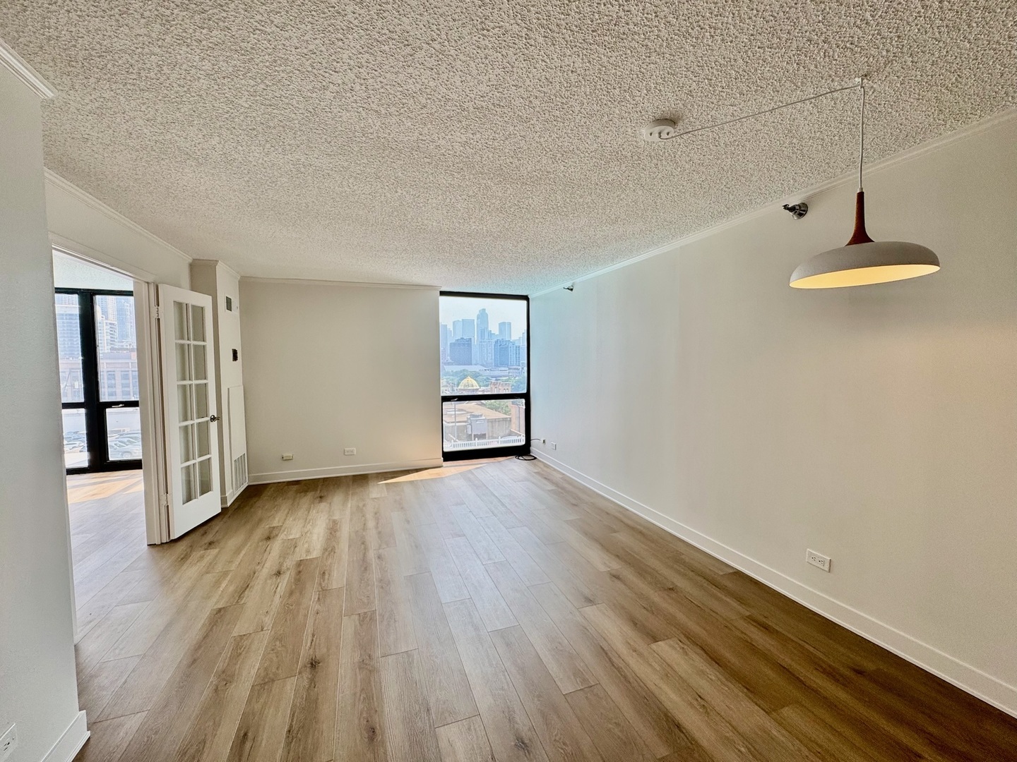 Property Photo: 1122 N Clark Street 1010 IL 60610