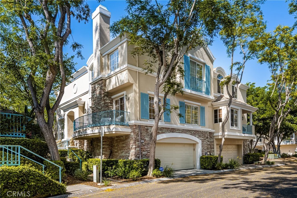 Property Photo:  81 Chandon  CA 92657 